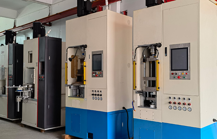 硬质合金、电子陶瓷、磁性资料粉末成型伺服压机