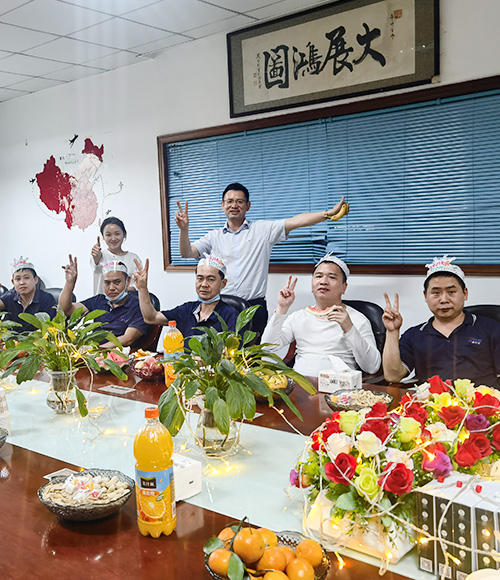 鑫台铭团队会餐场景
